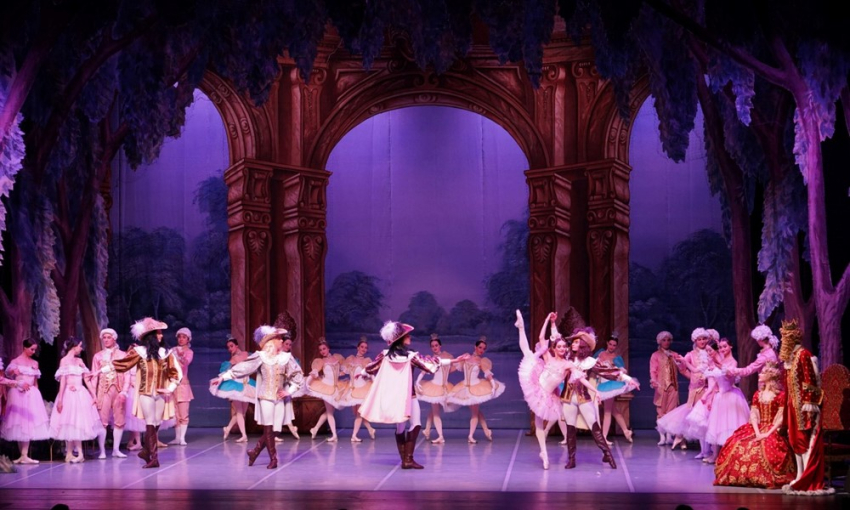 International Festival Ballet- Swan Lake.jpg